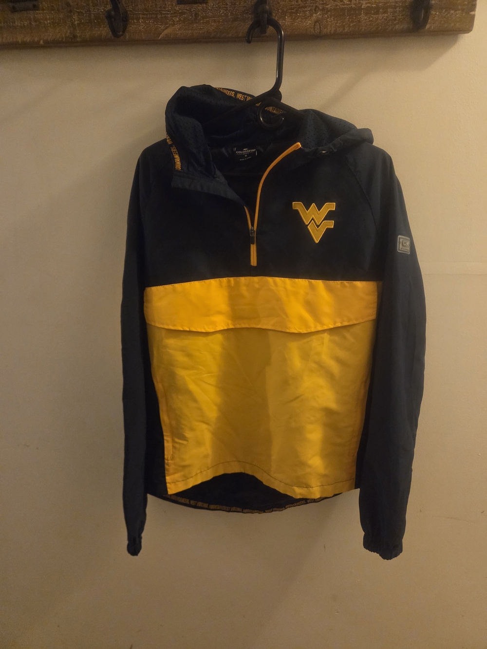 Colosseum West Virginia Mountaineers Reloaded Anorak Half-Zip Jacket Small